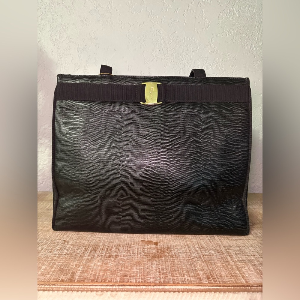 Salvatore Ferragamo Black Monogrammed Interior Tote-(#0165)-GUC!